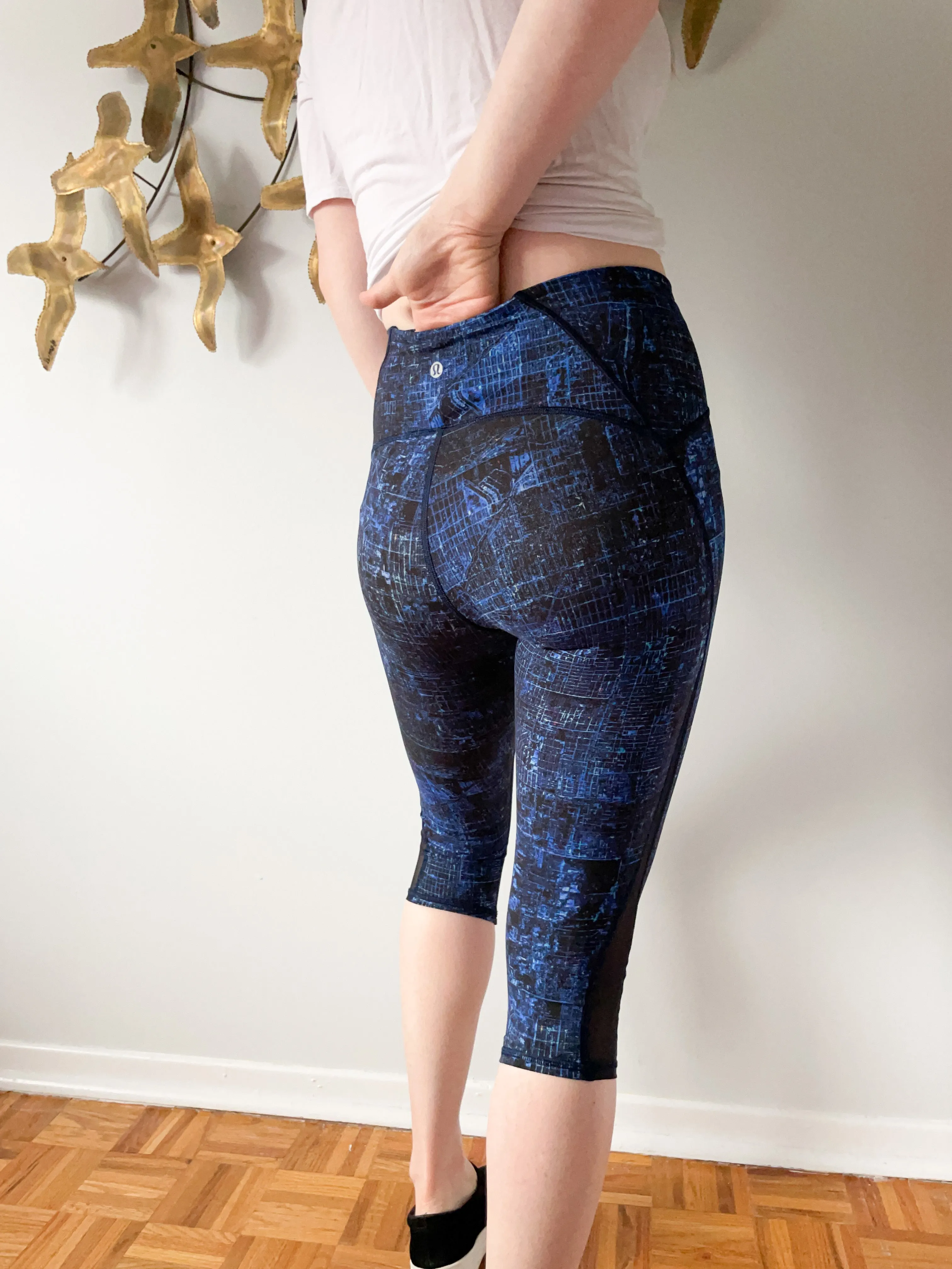 Lululemon Blue Cityscape Print High Rise Cropped Leggings - Size 4 (XS)