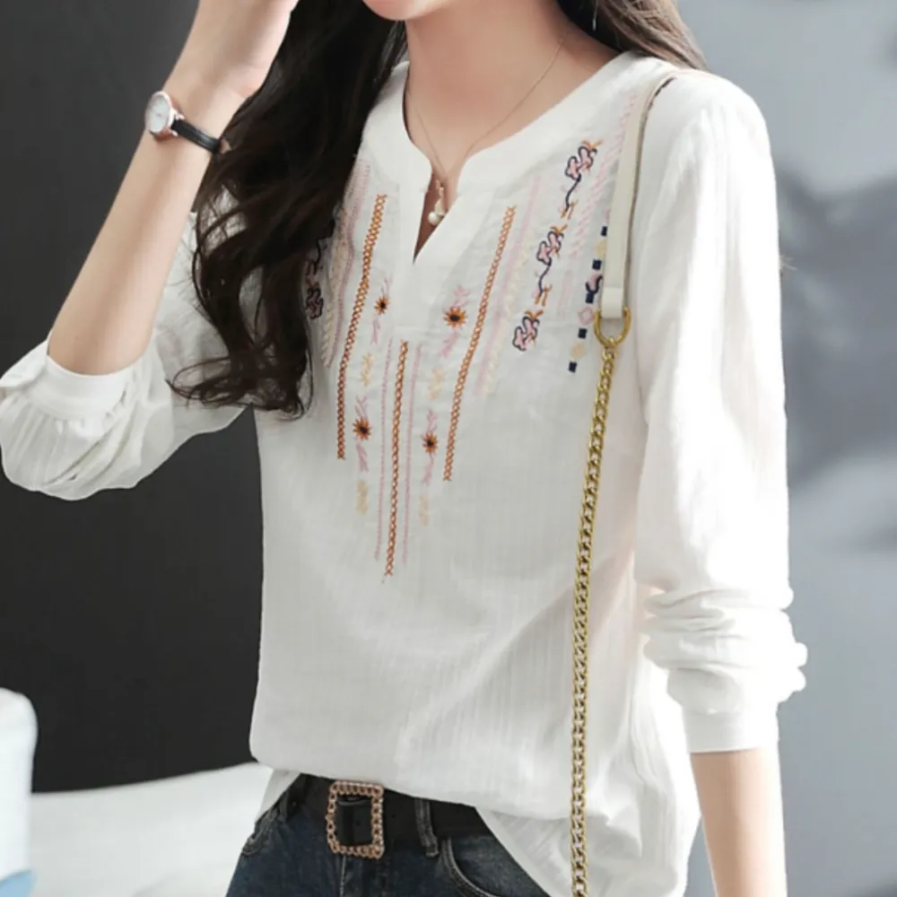 Womens V Neck Embroidery Quarter Sleeve Top